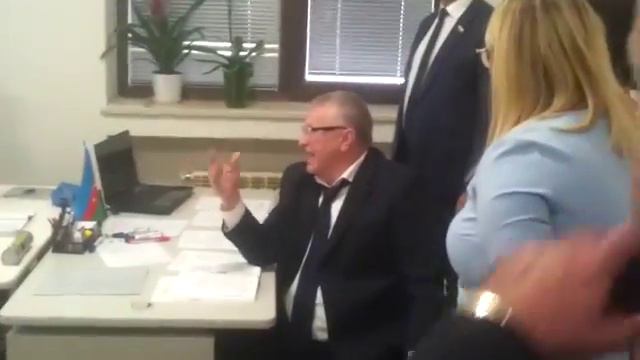 Жириновский провел урок бакинским школьникам