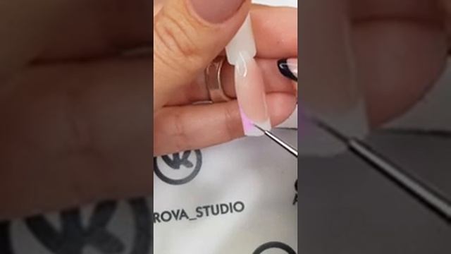 Выкладной френч гель лаком