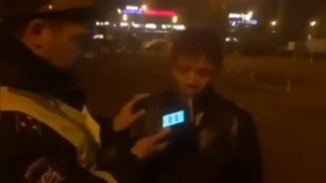 Старший брат напугал до потери сознания младшего  брата