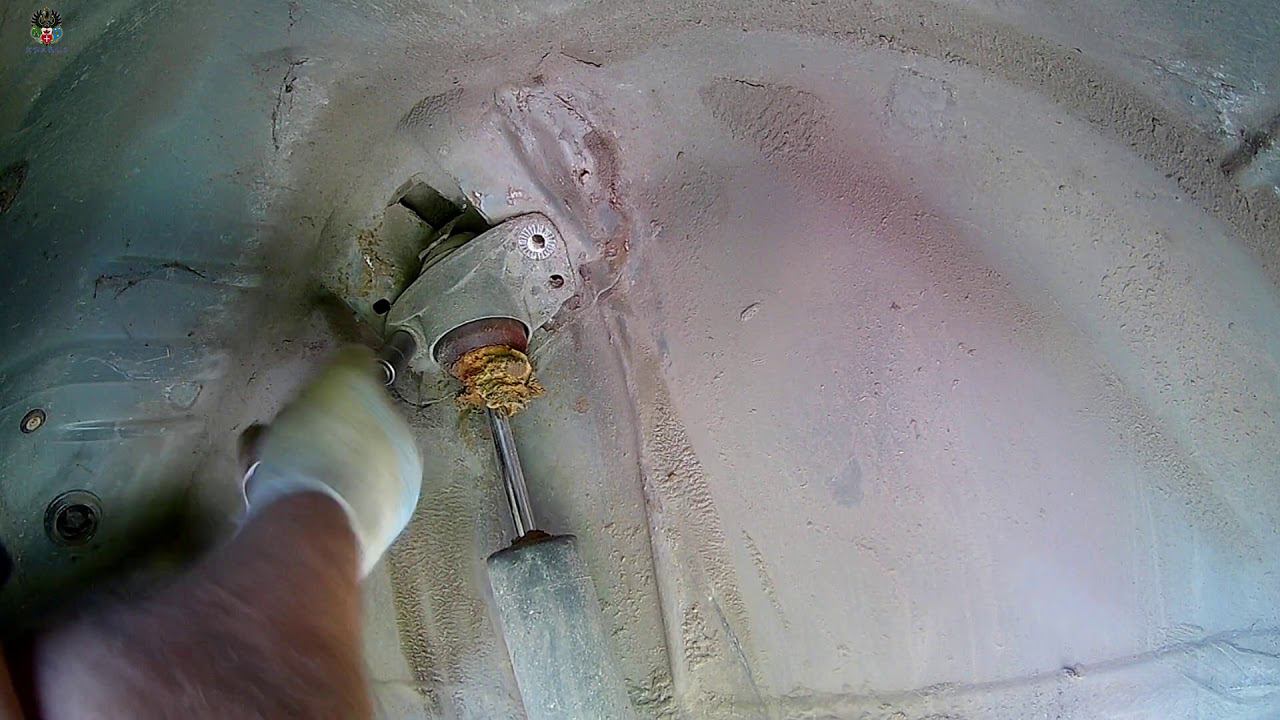 Замена отбойников задних амортизаторов VW TIGUAN