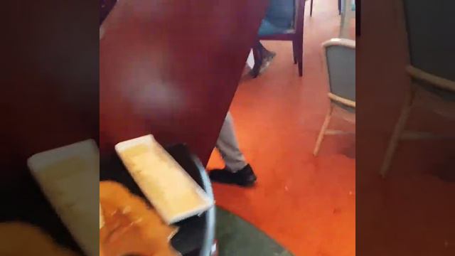 Лобстеры на обед, ОАЭ