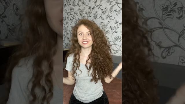 Можно ли расчёсывать кудрявые волосы ?)