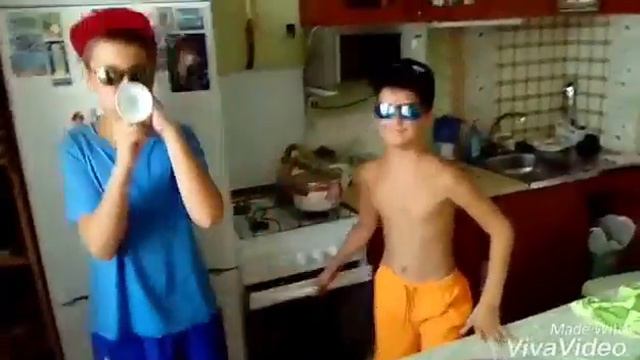 Дети, когда родителей нет дома!