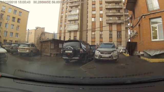 Быдло баба обещала сжечь мой автомобиль из-за парковочного места