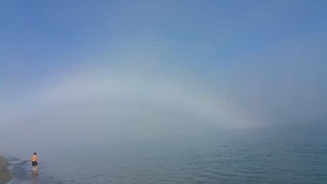 Удивительная Радуга, мост между Землёй и морем в Торремолиносе,Испания