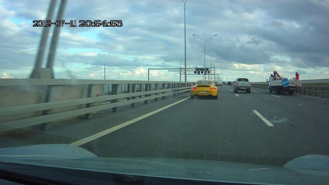 Porsche 911 жёлтый