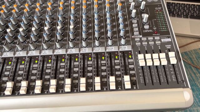 Mixer bãi Mỹ mackie 1642vlz3 đẹp xuất sắc