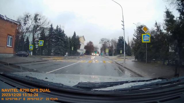 Неадекватная на пешеходном переходе