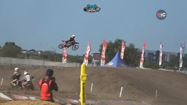 GEMETERAN Lihat M ATHAR 23 NEKAT OVERTAKE