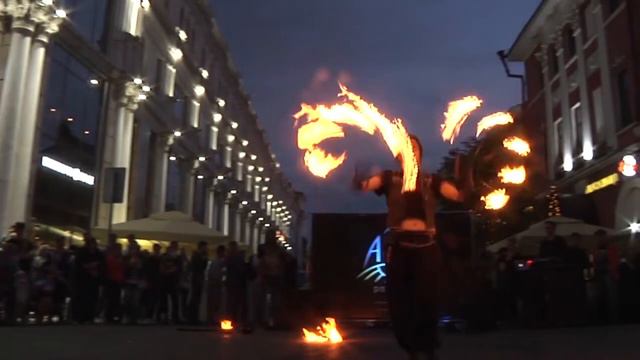 фиолетово-черный