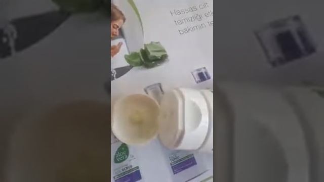 Lr Temizleme Köpüğü Ve Aloevera Peeling