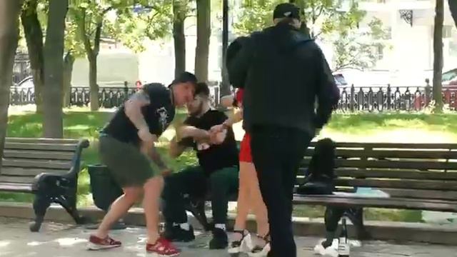 ЭДВАРДА БИЛА УДАРИЛИ БУТЫЛКОЙ ПО ГОЛОВЕ | РАЗБИЛИ ГОЛОВУ СТЕКЛЯННОЙ БУТЫЛКОЙ