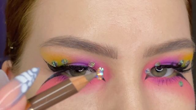 ПРИЧИПУНИЛАСЬ НА КАРНАВАЛ С КОСМЕТИКОЙ ОТ ILOVEMAKEUP