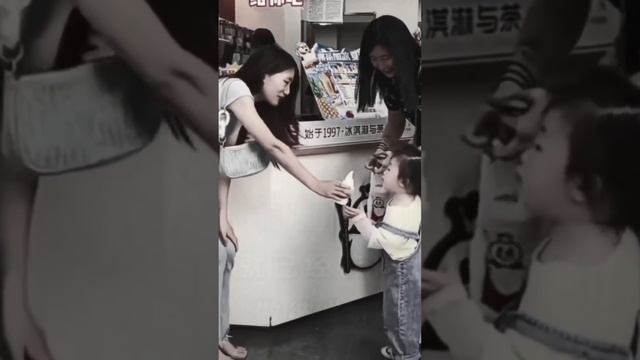 Милые детки😊