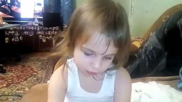 Как отучить ребёнка  сосать палец.