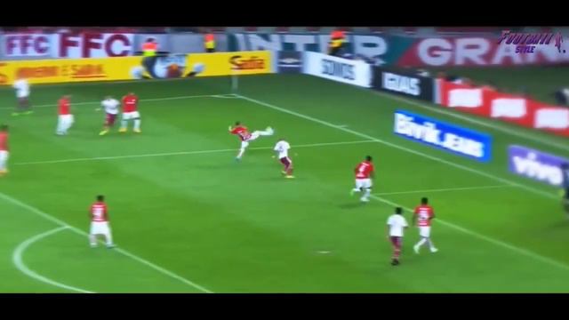 ТОП 10   ФИНТЫ МЕЖДУ НОГ ФУТБОЛ  EURO 2016