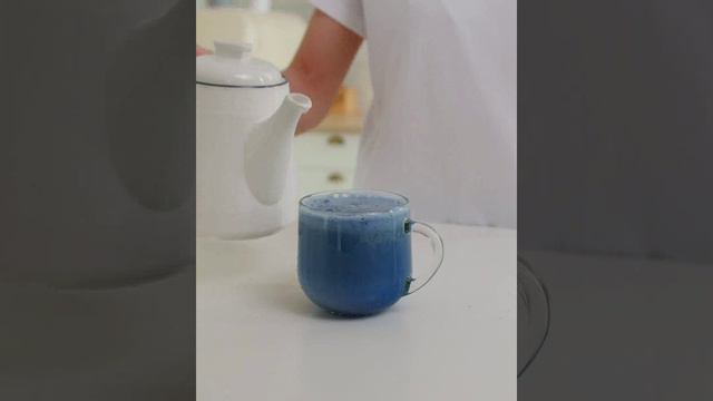 Синяя матча латте