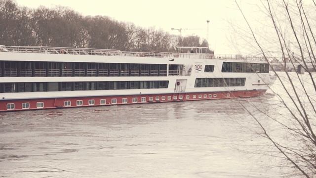 Ruven | Sigma 56mm F/1.4 | Sony A6300 120fps