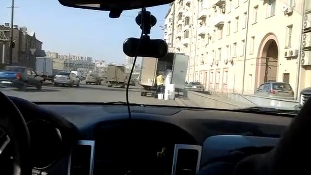 Краска атакует