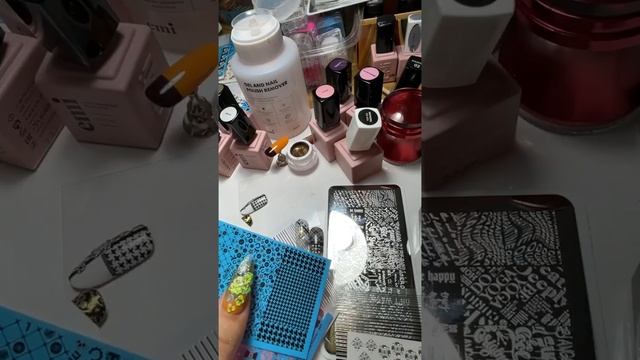 Брендовый маникюр с боксом  Gabrielle