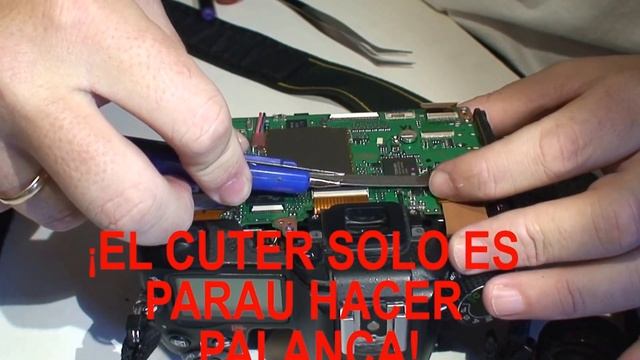 Desmontando Mi Nikon D7000.Esto No Es Un Tutorial Es Un Recuerdo De Mi Aventura Solo.