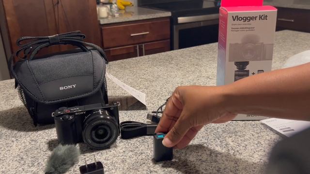 Sony ZV-E10 Unboxing 2023+Best VLOGGING Camera