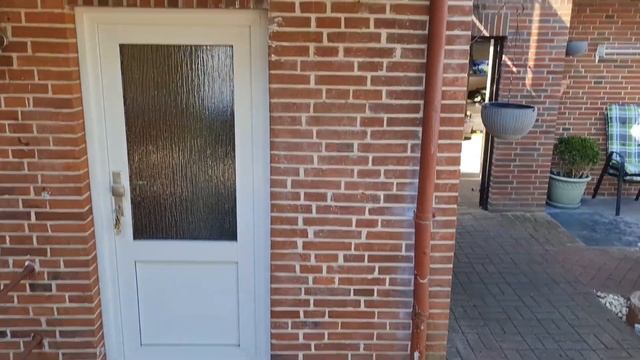 Устанавливаем павильон. Моем балкон.