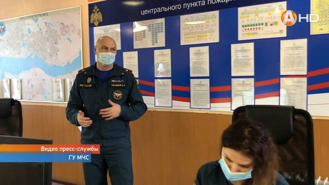 Студенты–переводчики посетили ЦУ в кризисных ситуациях главного управления МЧС России по Мурм. обл.