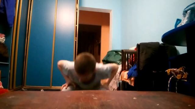 40 раз отжатьсяи и 40 раз присесть