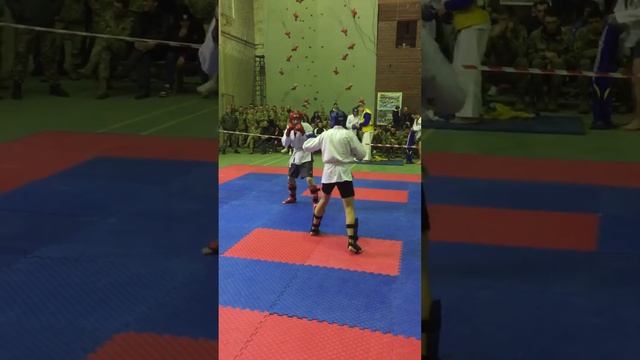 Теквандист против боксераДОСРОЧНАЯ ПОБЕДА!!!