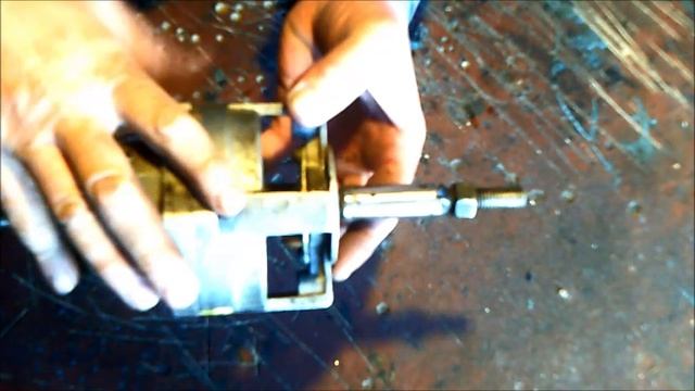 Токарный по дереву из дерева.mp4