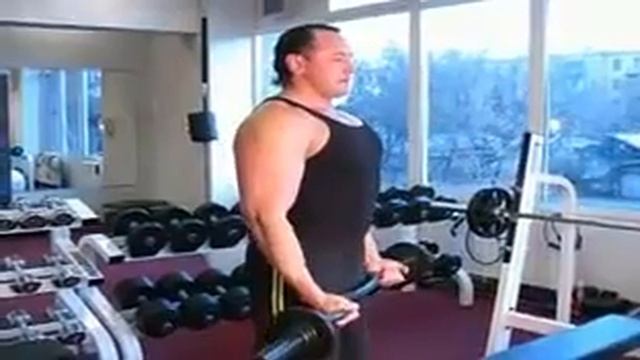 Сгибания рук с EZ-штангой.flv