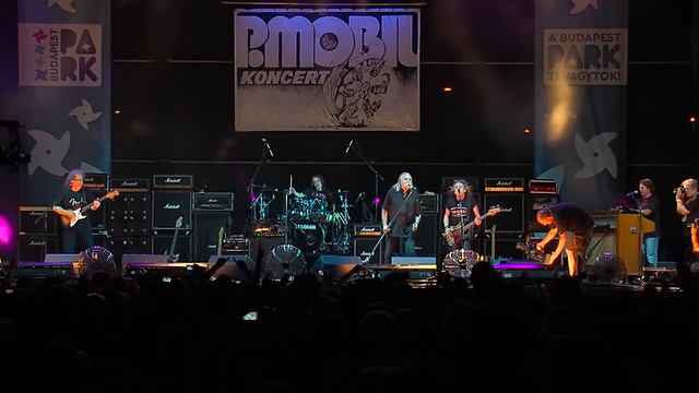 P.Mobil Official Video - Újrakezdeném