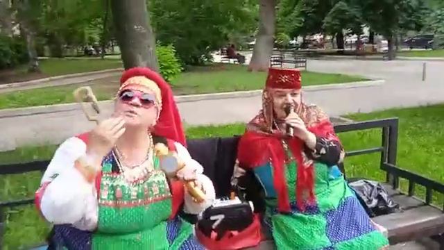 Пение в центре Воронежа