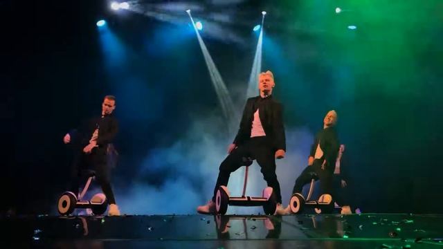 Танцевальное шоу 