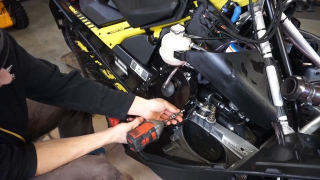 How To Change Your Chain Case Oil In A 850 Gen 4 Etec Skidoo