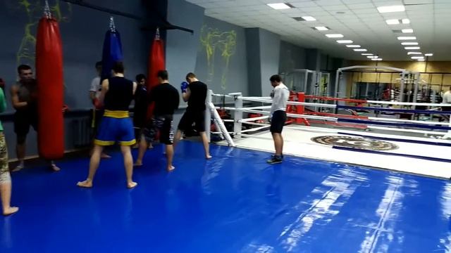 IRON GYM Мариуполь- Тренировка по тайскому боксу 10.03.17
