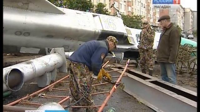 Все  экспонаты музея военной техники  клуба Подвиг, которые оказались в реке Магаданке во время нав