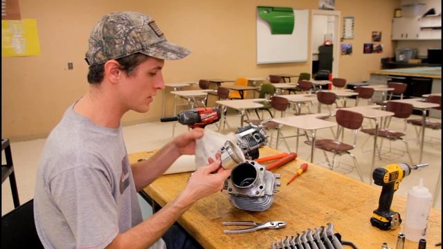 11 Honda GX 630 Cylinder Jug Disassembly