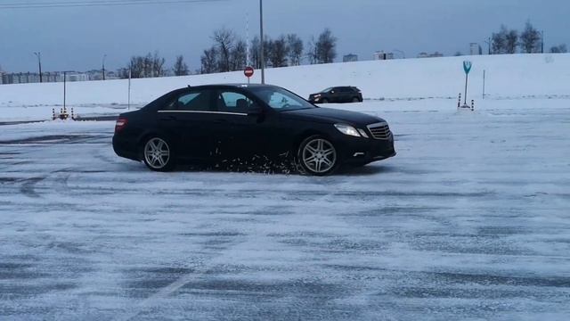 Mercedes Benz W212 E200