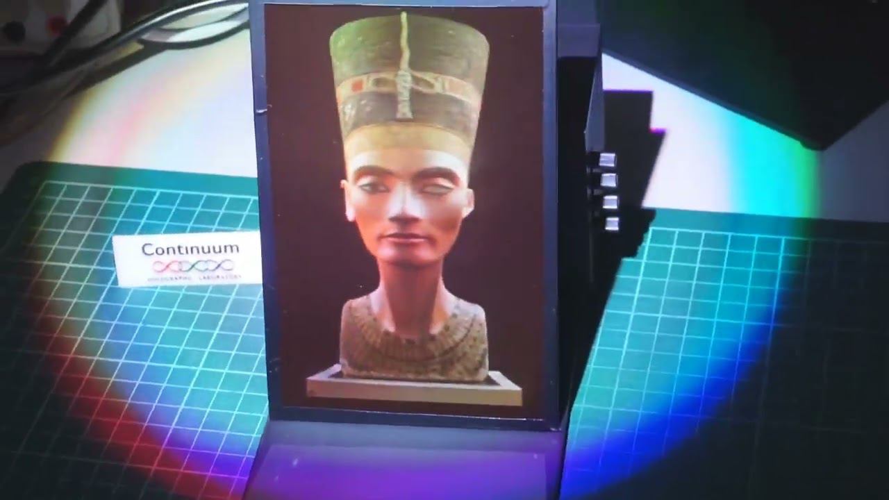 Hologram 176*276 Hpx, 88*138 Mm, 105 Frame,  Horizontal Parallax