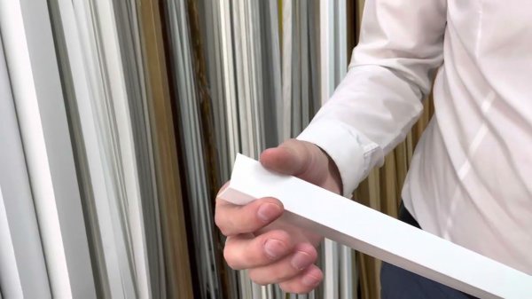 Угол ПВХ 25*25*2,7 м Белый