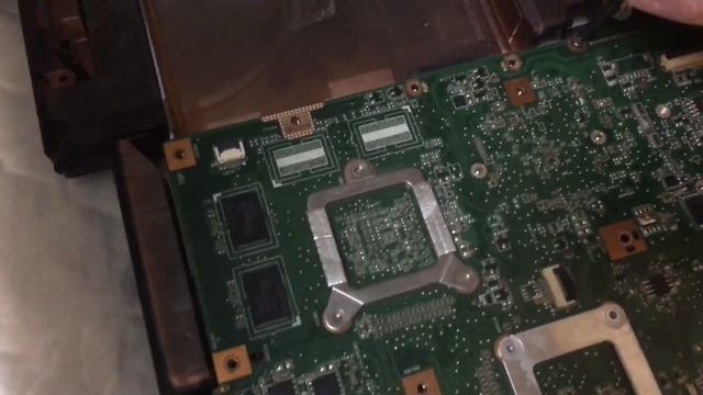 ЧИСТКА ДЕТАЛЕЙ, СБОРКА НОУТБУКА