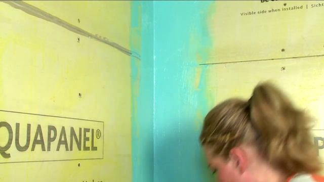 2/1. Kiilto Kerafiber: nurkkavahvikenauhan asennus / Installing corner reinforcement tape