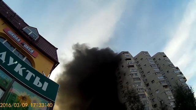 Пожар в СПб Комендантский 28к1. Горит крыша и пенопластовый утеплитель. 2