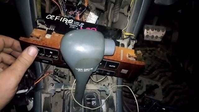 Nissan Cefiro меняем блок климата с навигацией на простой.
