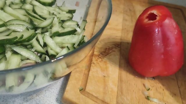 Вкусный и быстрый салат.