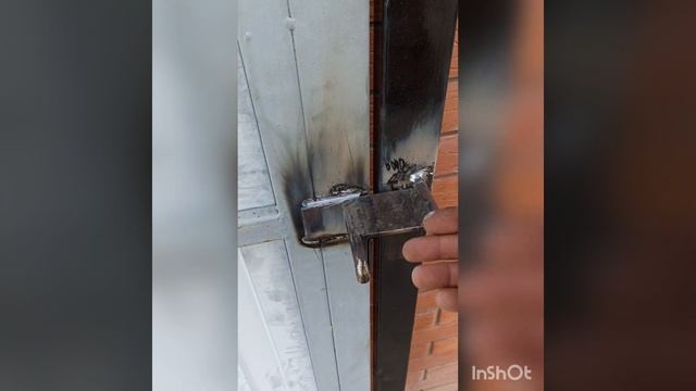 петли для замка на откатных воротах)