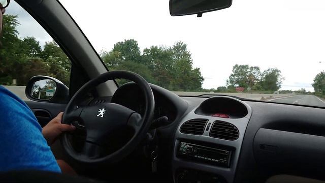 TEST - PEUGEOT 206 1.1 60 POP ART 3P 2005