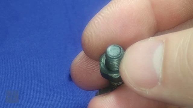 Почему ПОСТОЯННО выпадает игла в прямострочке? Как исправить?